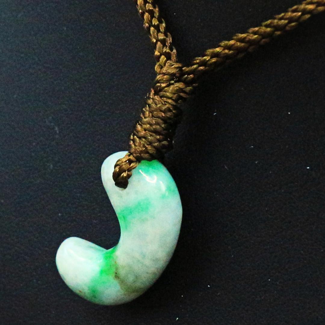 勾玉 ミャンマー産 翡翠 magatama131