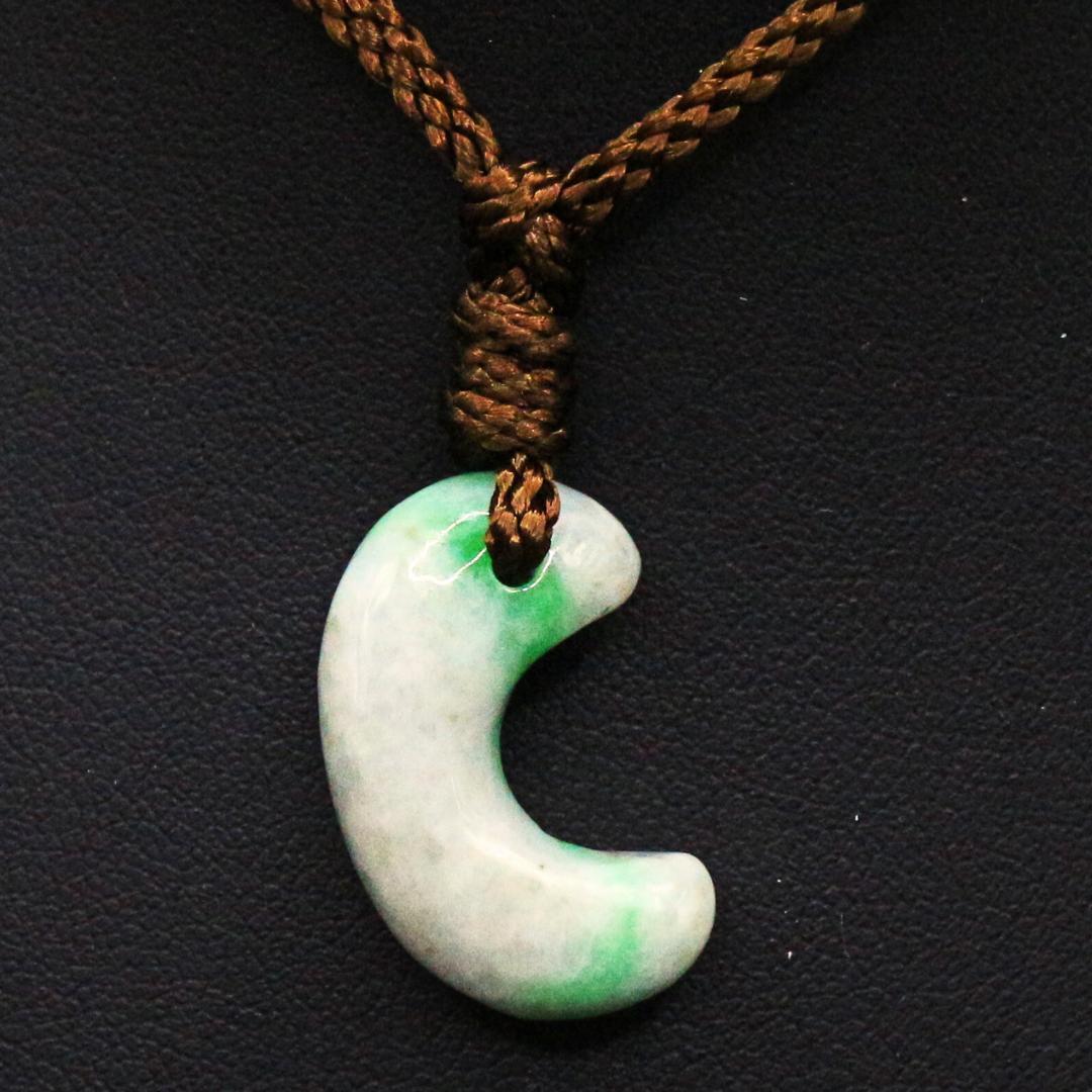 勾玉 ミャンマー産 翡翠 magatama131