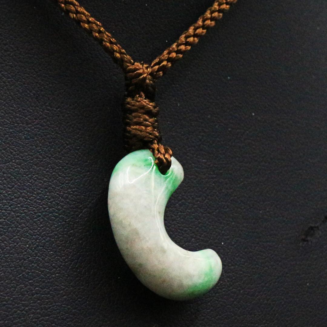 勾玉 ミャンマー産 翡翠 magatama131
