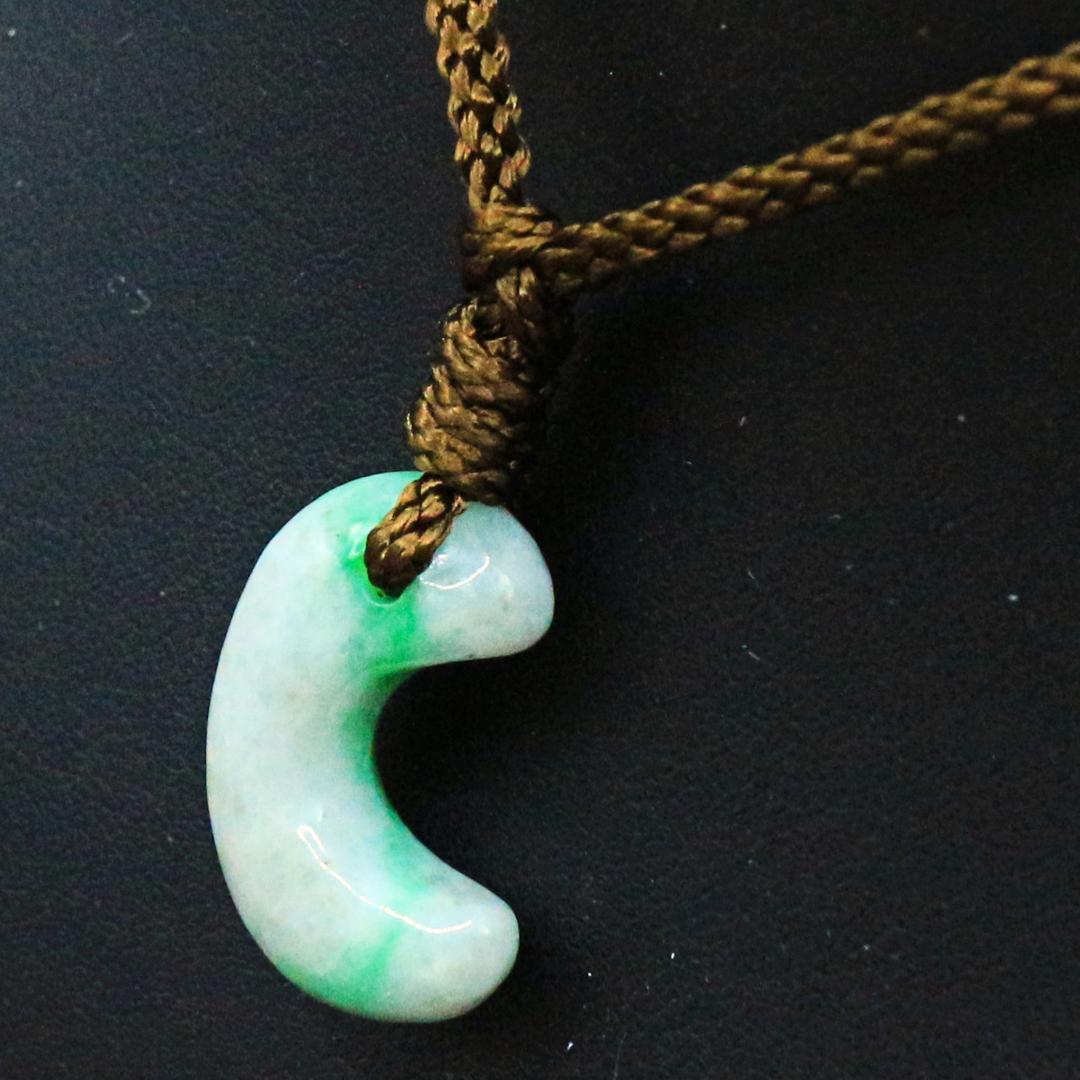 勾玉 ミャンマー産 翡翠 magatama131