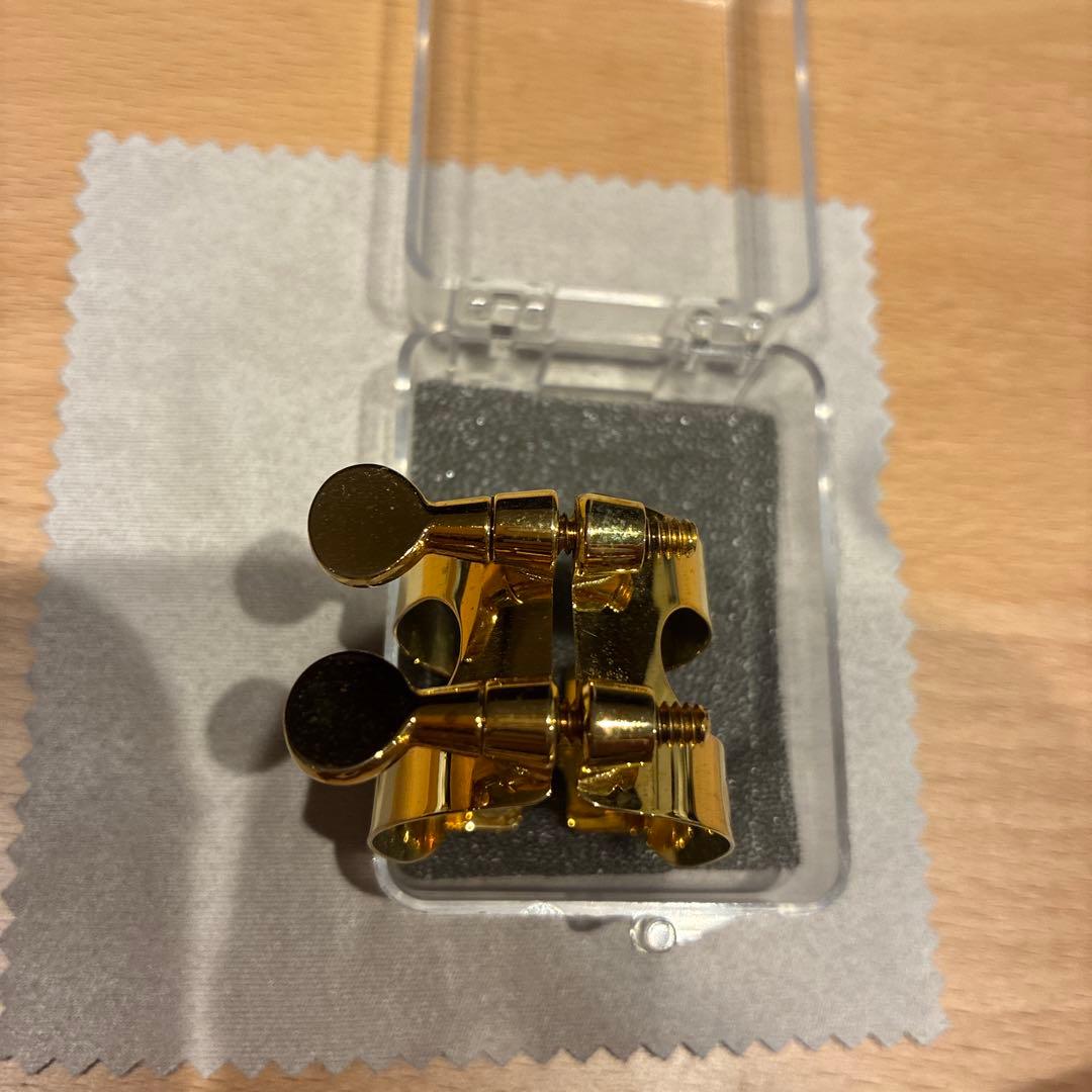ハリソン テナーサックス リガチャー 金メッキ？
