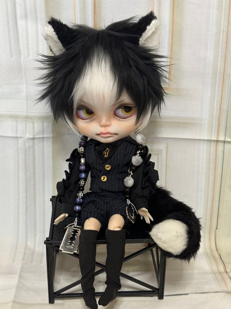 ゆ*ん様 アイシードール本体男の子　ボアウィッグ　OF付き 黒白ハチワレ猫