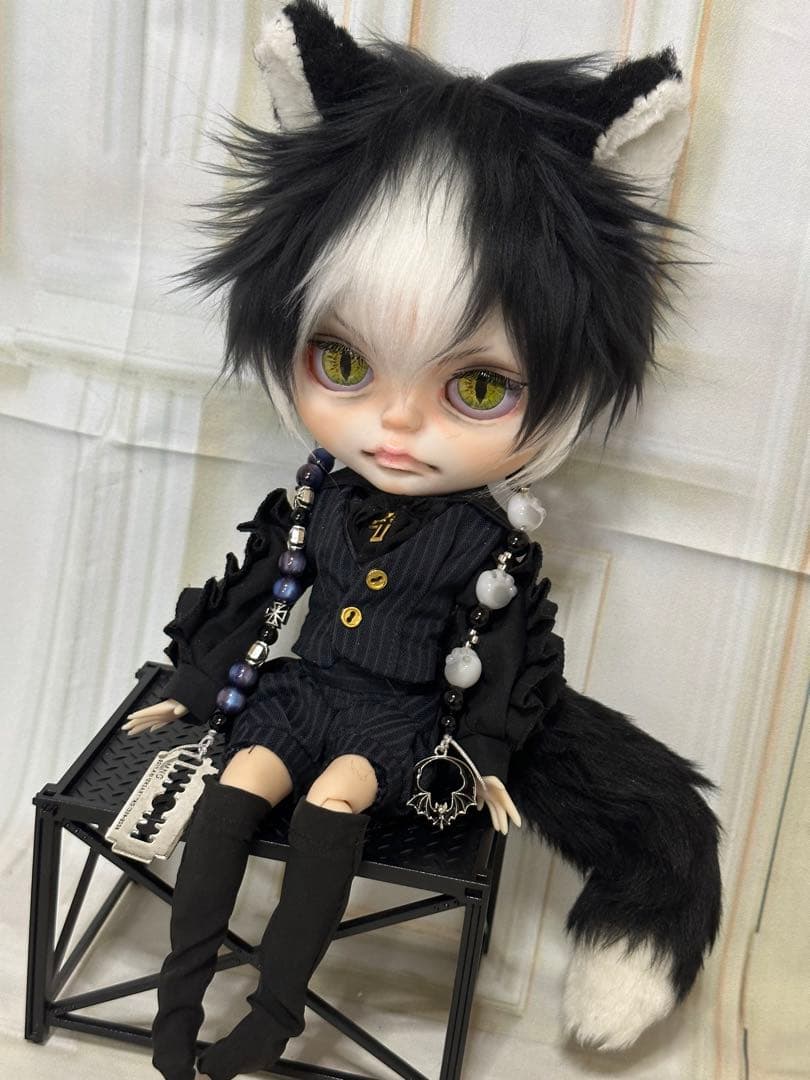 ゆ*ん様 アイシードール本体男の子　ボアウィッグ　OF付き 黒白ハチワレ猫