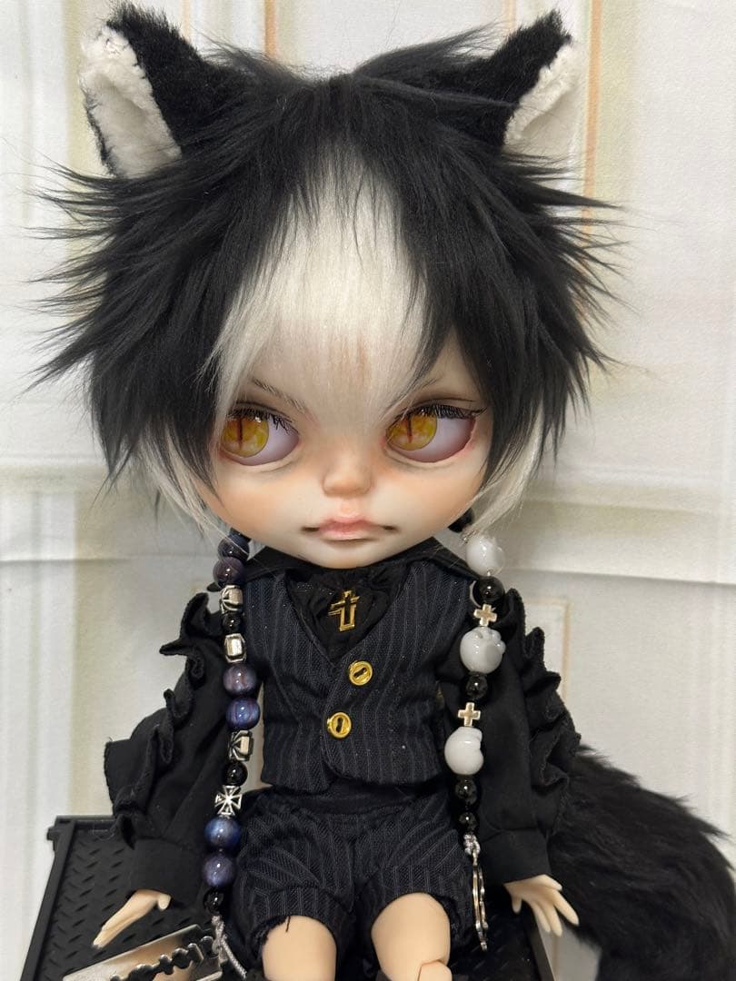 ゆ*ん様 アイシードール本体男の子　ボアウィッグ　OF付き 黒白ハチワレ猫