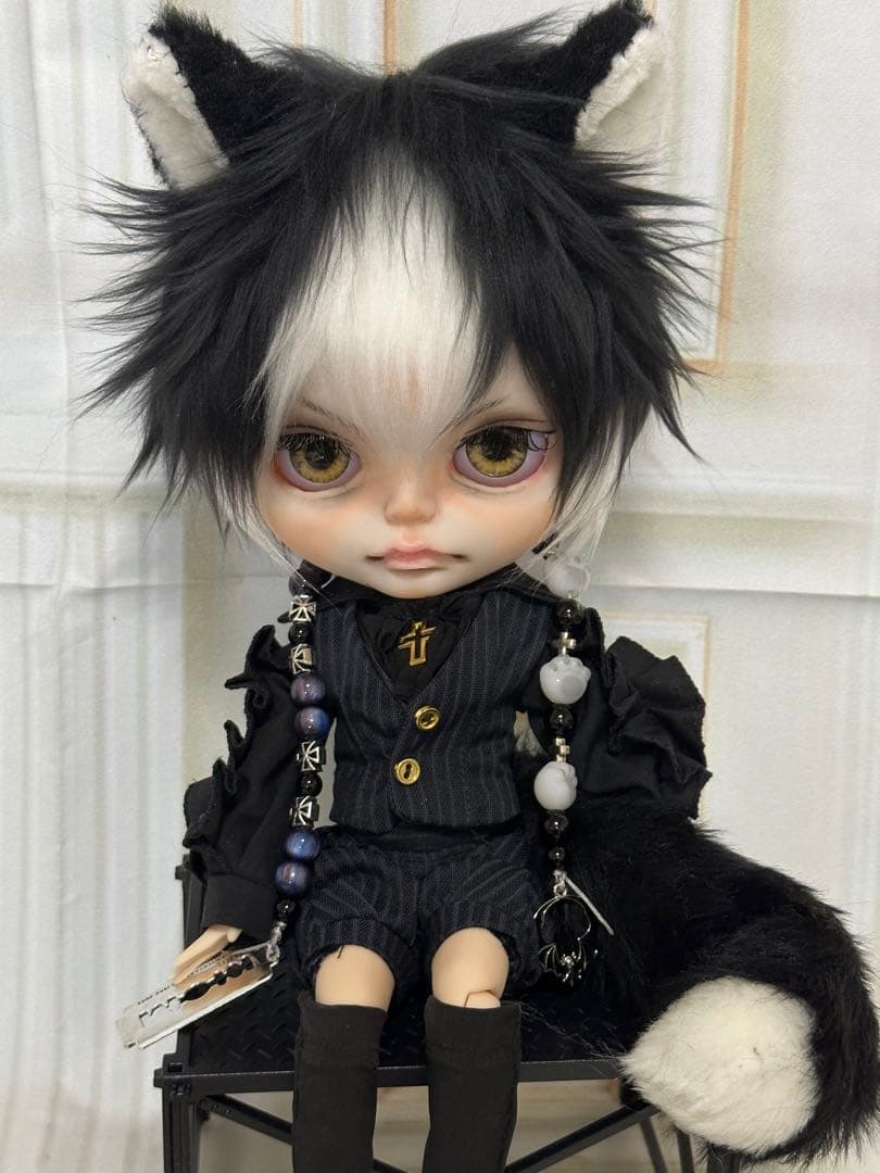 ゆ*ん様 アイシードール本体男の子　ボアウィッグ　OF付き 黒白ハチワレ猫