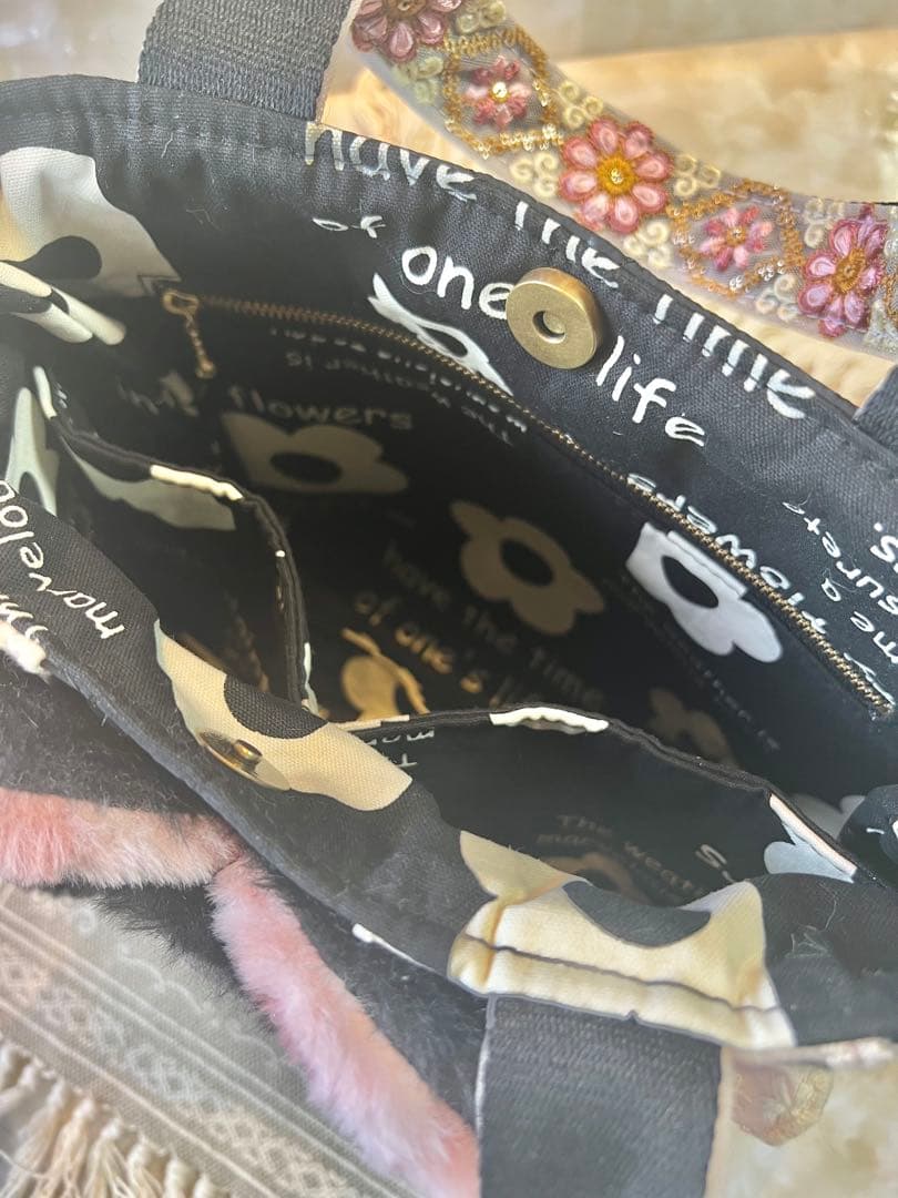 コヤンイサムチョン　Lサイズルミ　刺繍キルトのコロりんバッグ&スマホショルダー