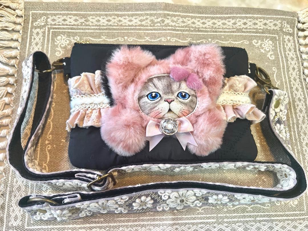 コヤンイサムチョン　Lサイズルミ　刺繍キルトのコロりんバッグ&スマホショルダー
