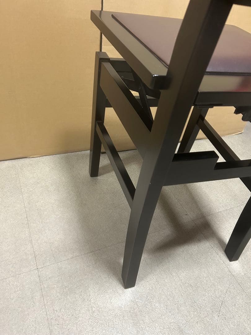 メーカー不明　トムソン椅子　背もたれ椅子　ピアノ椅子　値下げ不可