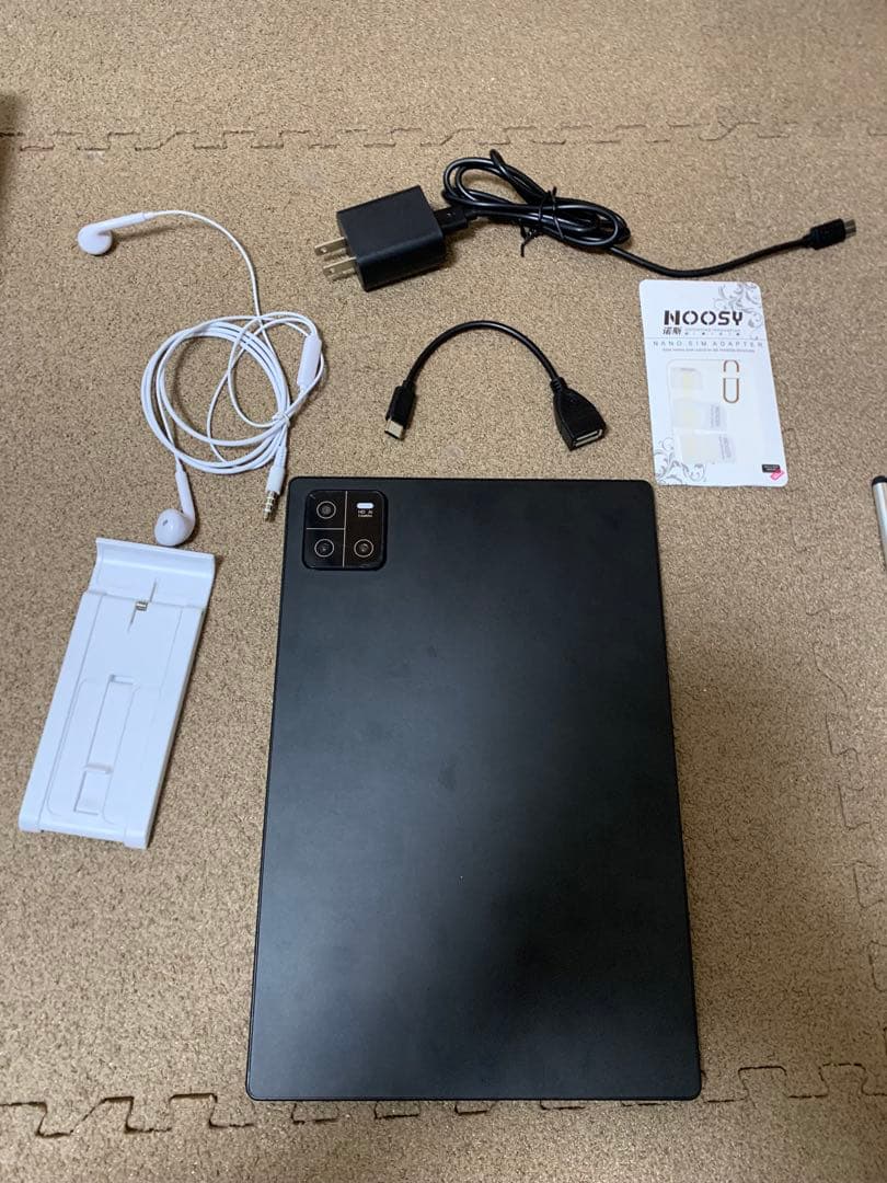 Android 本体と付属品　10インチタブレット