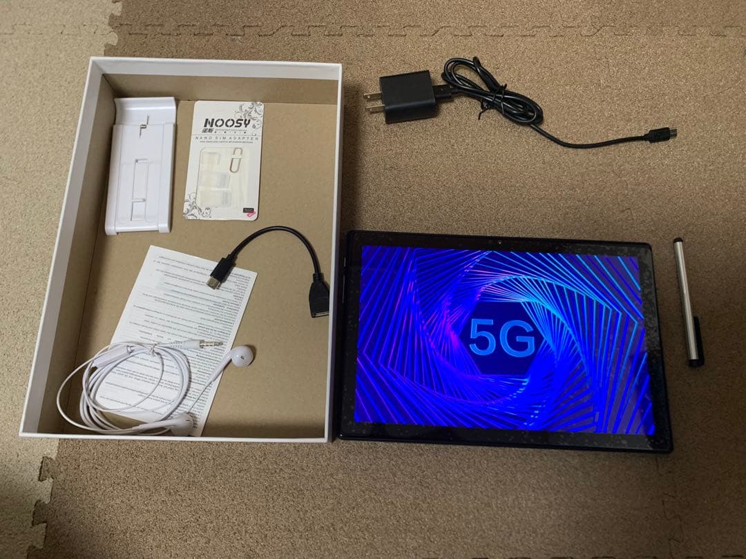 Android 本体と付属品　10インチタブレット