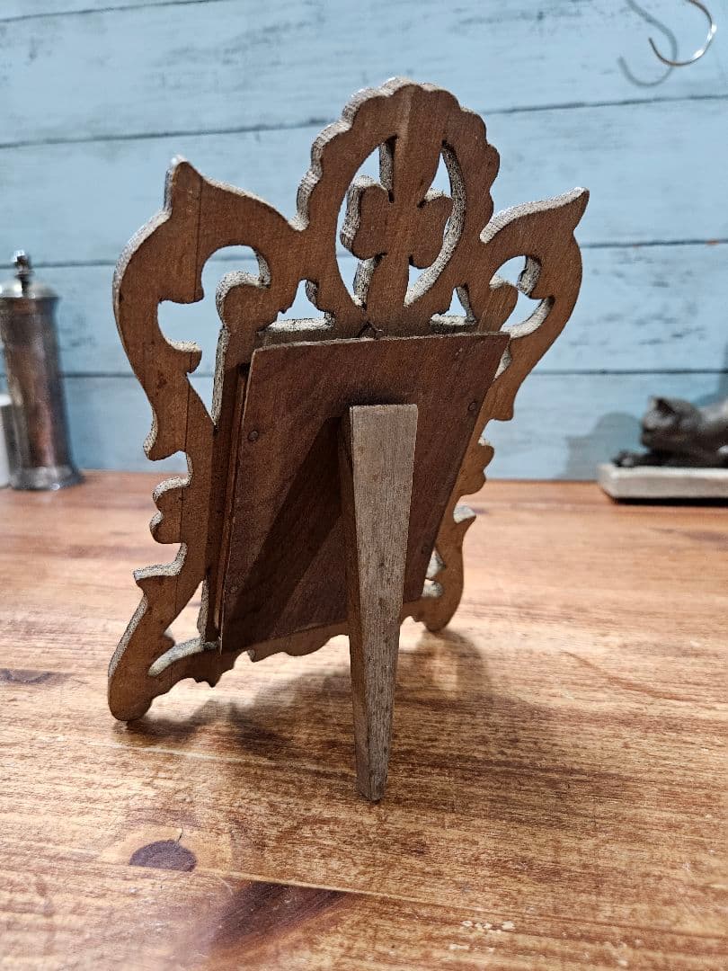 フランスアンティーク 木彫りのフォトフレーム 写真立て スタンド 木製