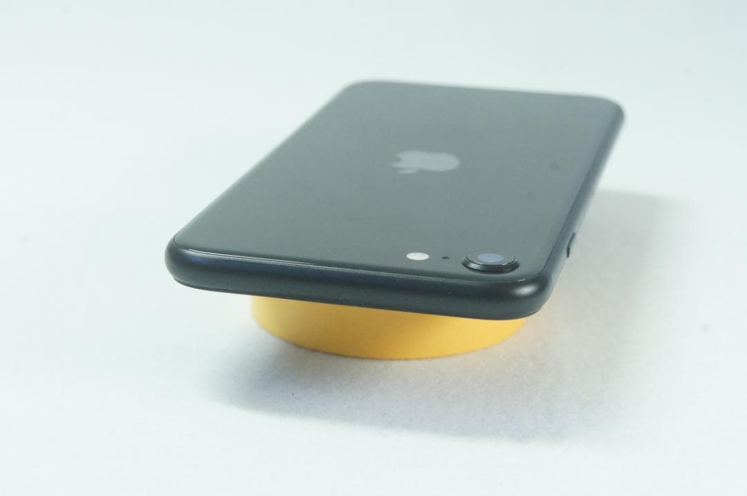 ☆☆美品　iPhone SE2 ブラック 64GB SIMフリー☆☆