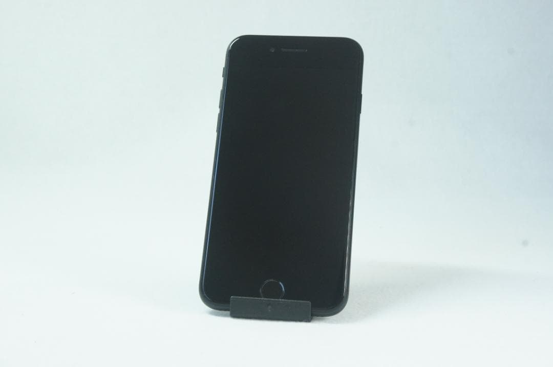 ☆☆美品　iPhone SE2 ブラック 64GB SIMフリー☆☆