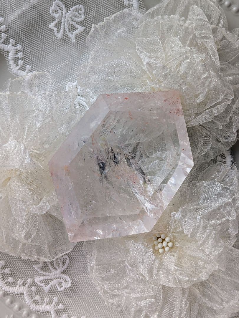 高品質♡ピンクアゼツライト（通称） ピンククリアクォーツ♡ シールドカット　虹