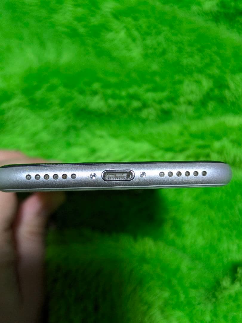 iPhone SE (第2世代) se2 アイフォン kddi 本体のみ