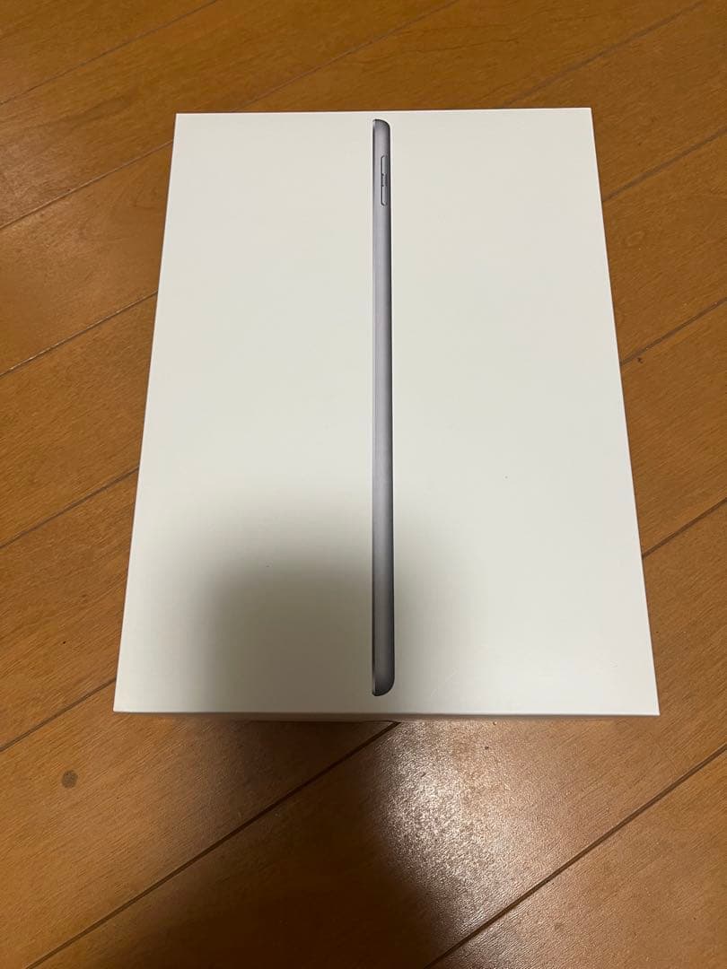 iPad 第6世代 32GB Wi-Fi + Cellular スペースグレイ