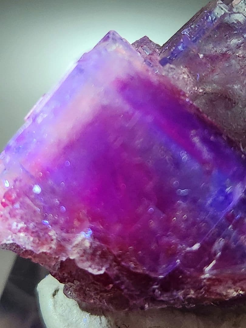 レア✨赤蛍光 高品質 湖南省産 フローライト 原石