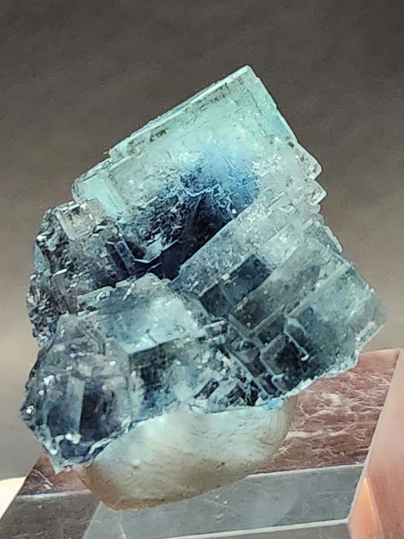 レア✨赤蛍光 高品質 湖南省産 フローライト 原石