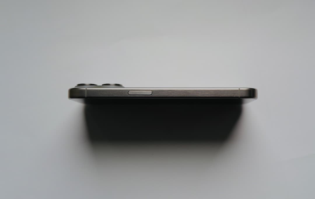超美品 iPhone 15 Pro ナチュラルチタン 256GB Simフリー