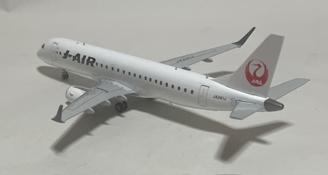 航空機・ヘリコプター J-Air EMBRAER ERJ-190STD JA241J