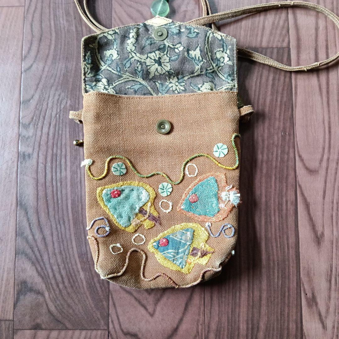 ハンドメイド　柿渋と草木染めのポシェット