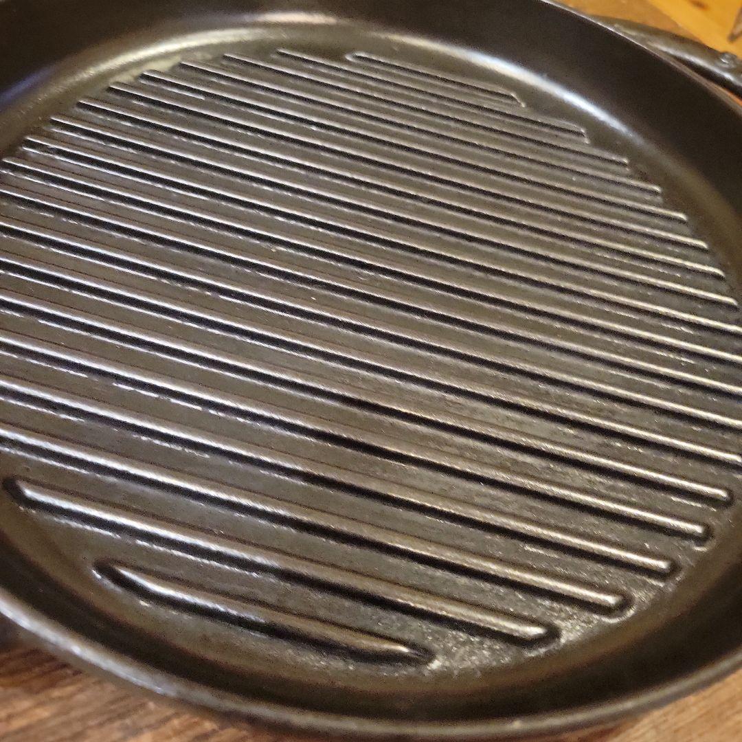 STAUB 鋳鉄ラウンドグリルパン　26cm