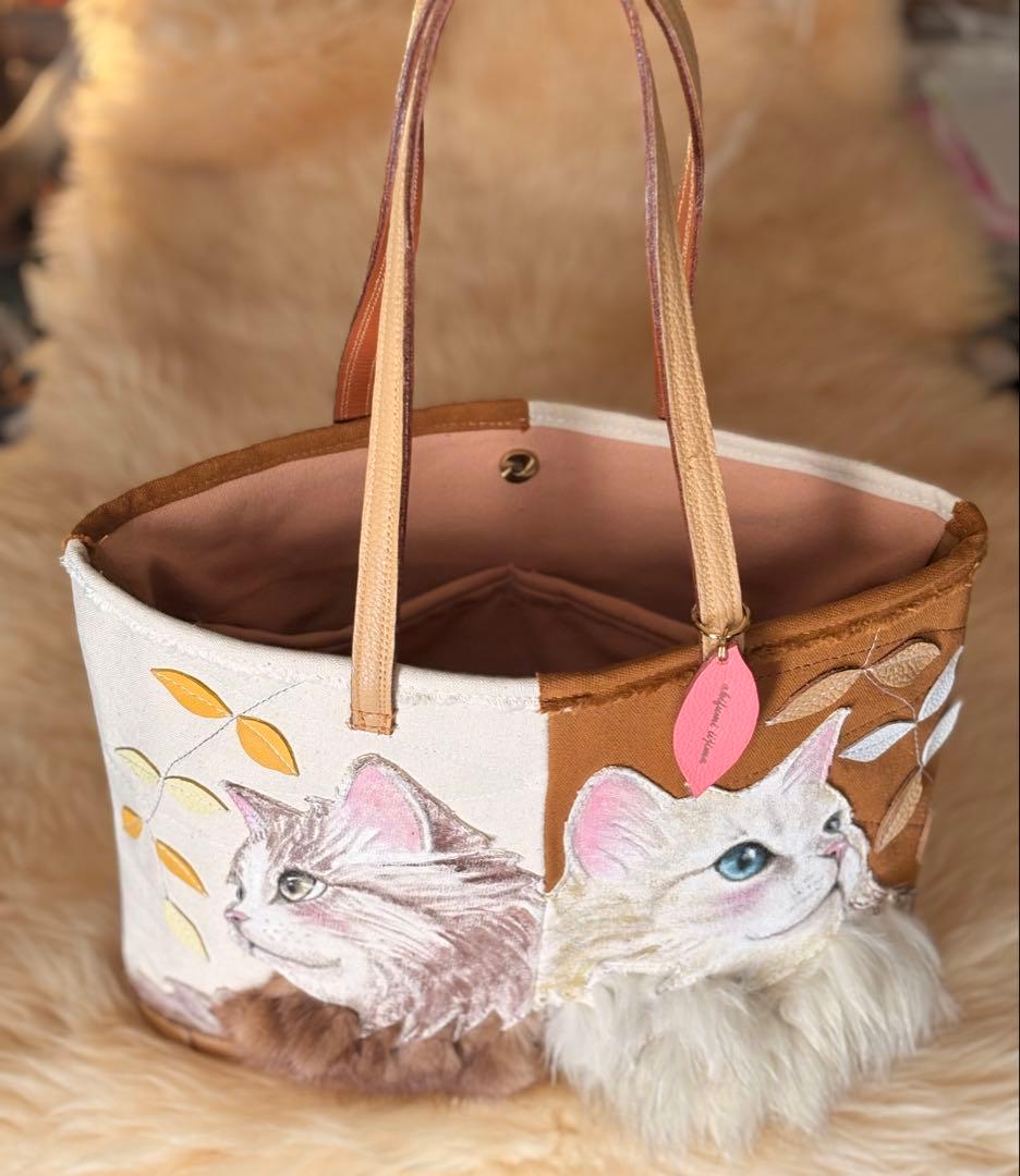 (手づくり)「シュッ」と「まる」猫とねこのファートートバッグ