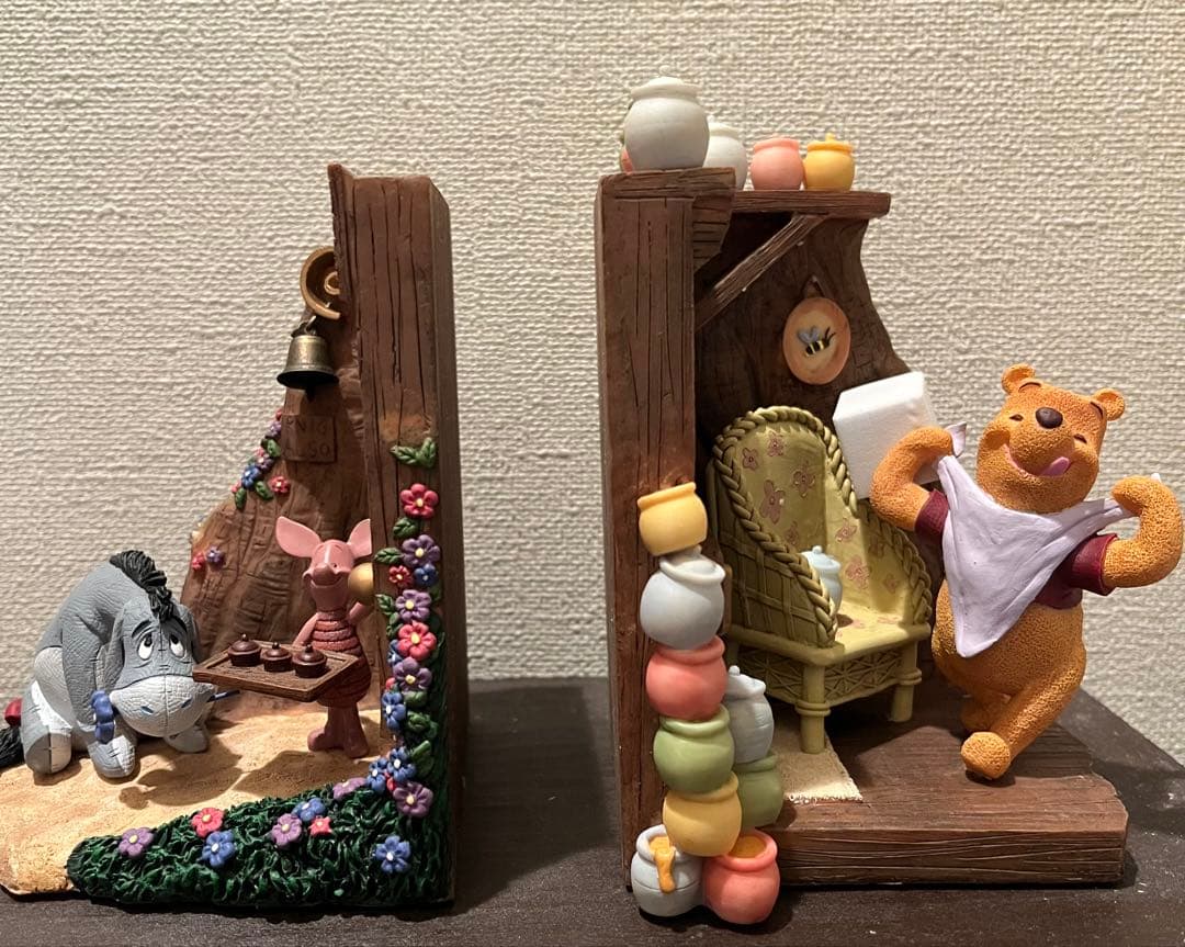 くまのプーさん ブックスタンド　置物