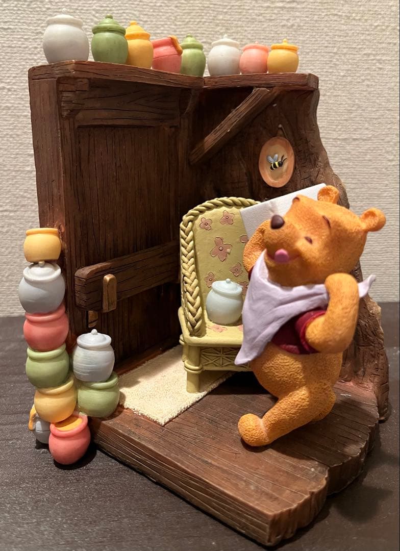 くまのプーさん ブックスタンド　置物