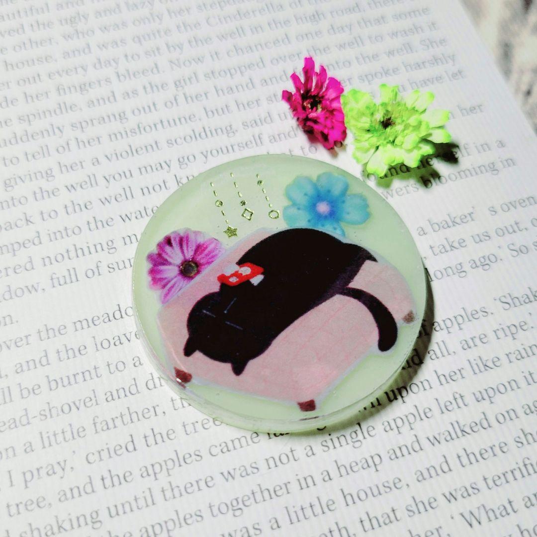 No.118❤黒猫❤ソファーで❤みょ～ん❤レジン❤ヘアゴム ブローチ