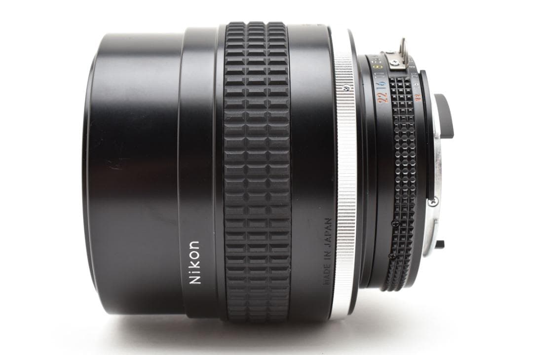 ★極上品 Nikon Ai-S NIKKOR 105mm F1.8 単焦点レンズ