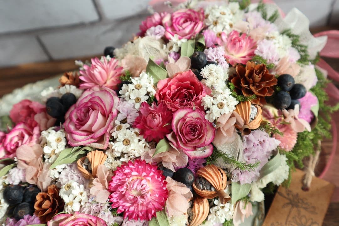 ドライフラワーꕤ︎︎縦長ガーランドBIGꕤ︎︎スプレーバラと小花アンティーク