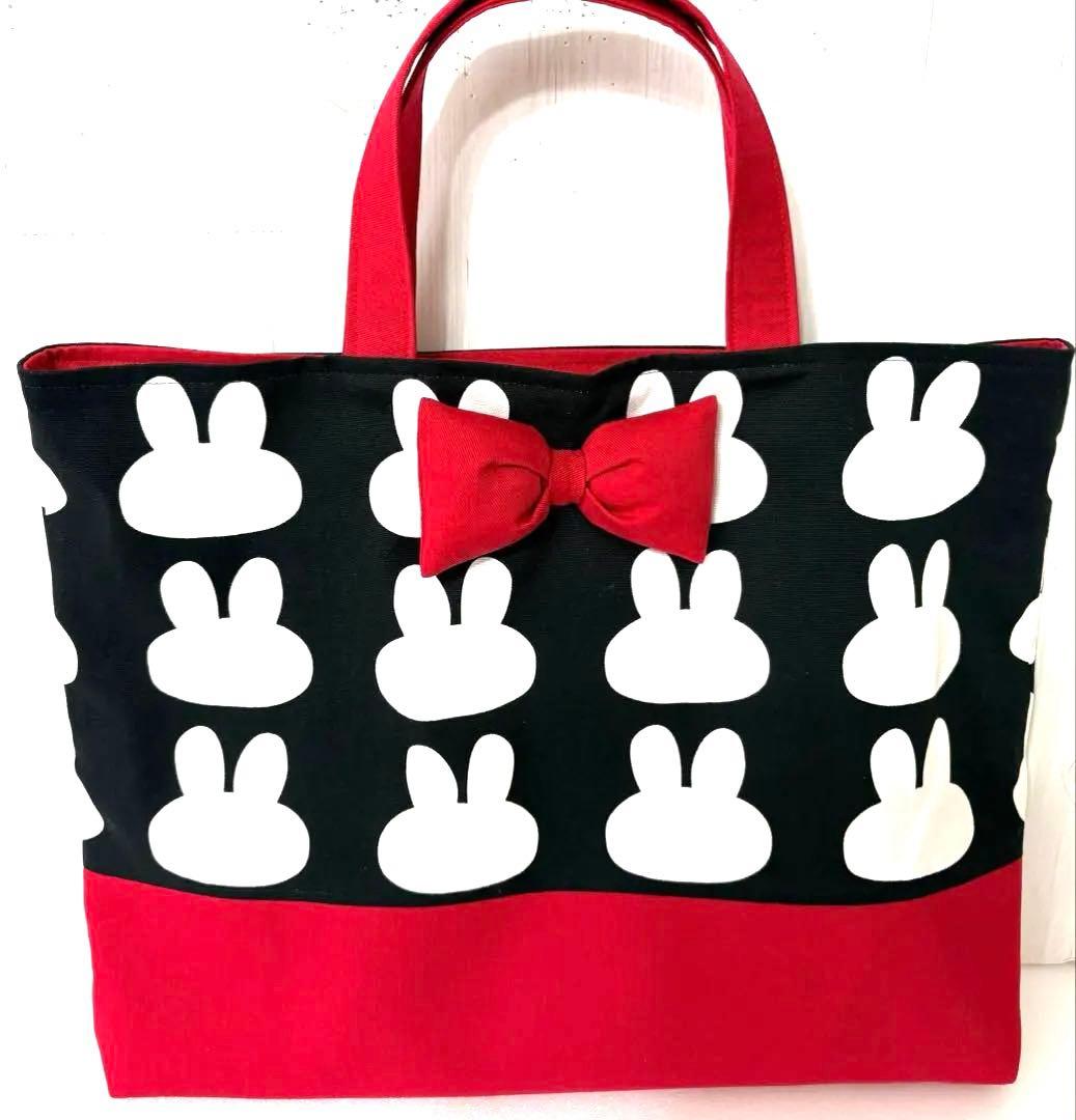 ブラックです。レッスンバック　シューズバック　体操着入れお弁当袋コップ入れ