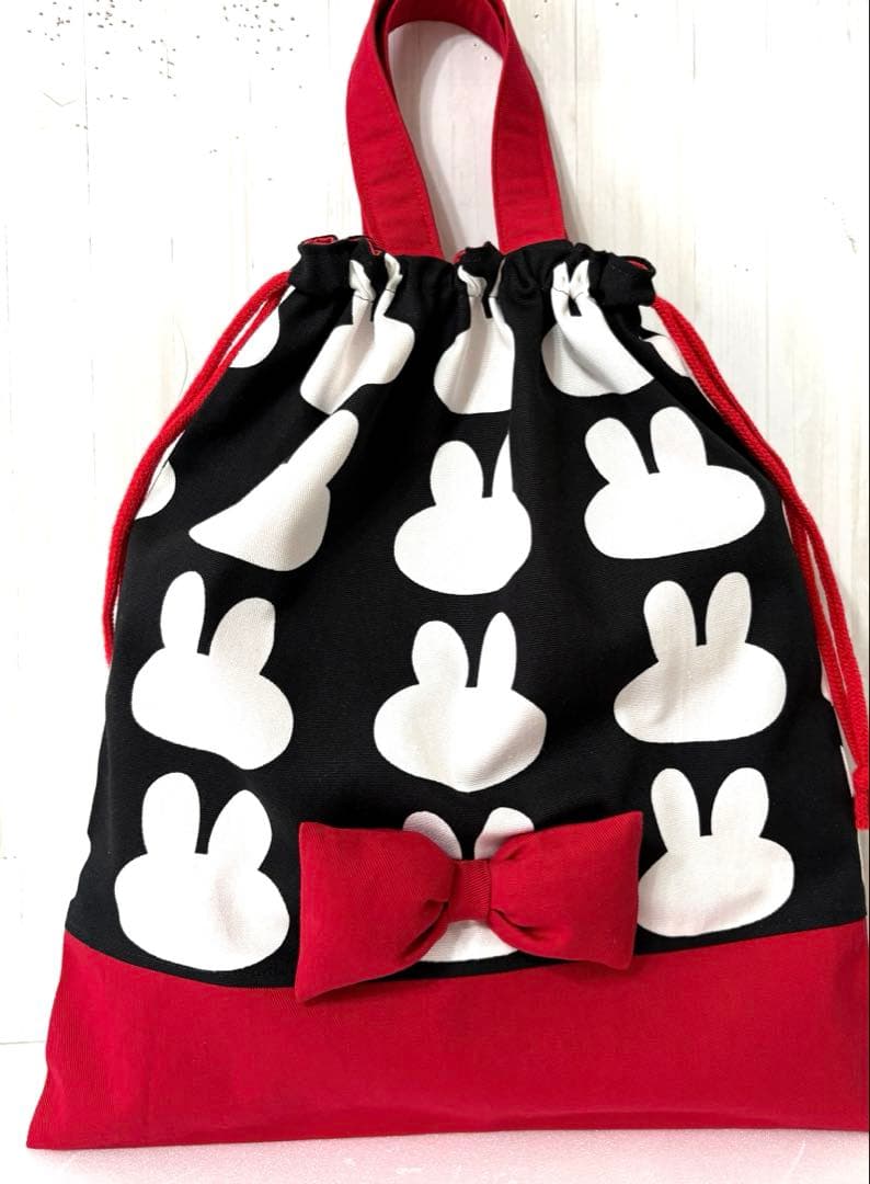 ブラックです。レッスンバック　シューズバック　体操着入れお弁当袋コップ入れ