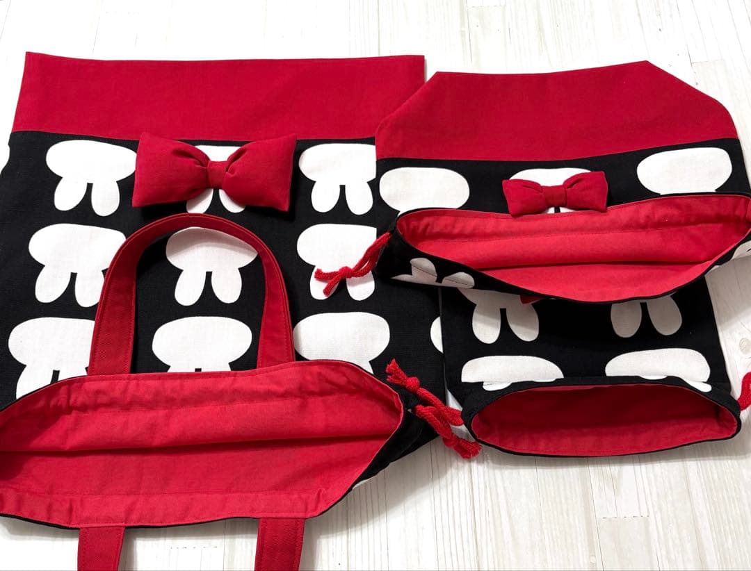 ブラックです。レッスンバック　シューズバック　体操着入れお弁当袋コップ入れ