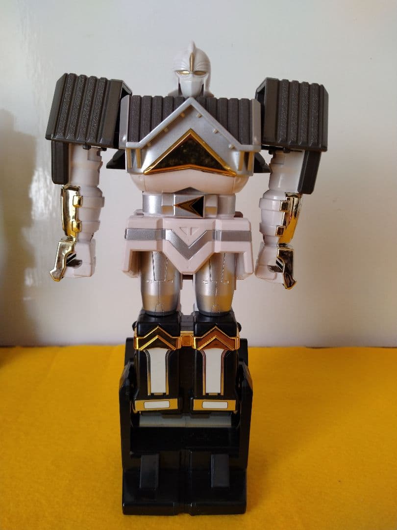 あ*き様 カクレンジャー　無敵将軍　4体　ジャンク