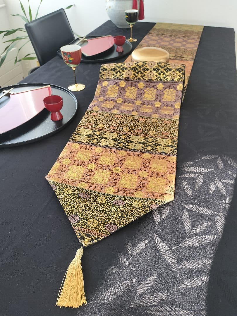 A969★高級‼️全通帯‼️兎、唐草模様‼️袋帯テーブルランナー2m18cm