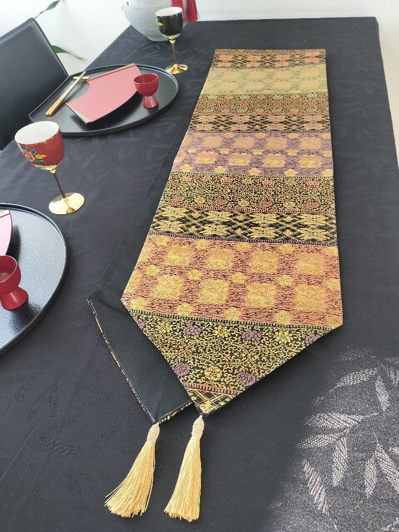 A969★高級‼️全通帯‼️兎、唐草模様‼️袋帯テーブルランナー2m18cm