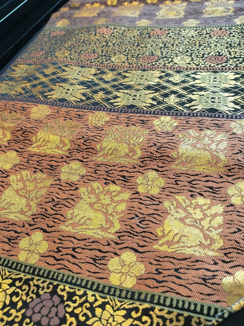 A969★高級‼️全通帯‼️兎、唐草模様‼️袋帯テーブルランナー2m18cm