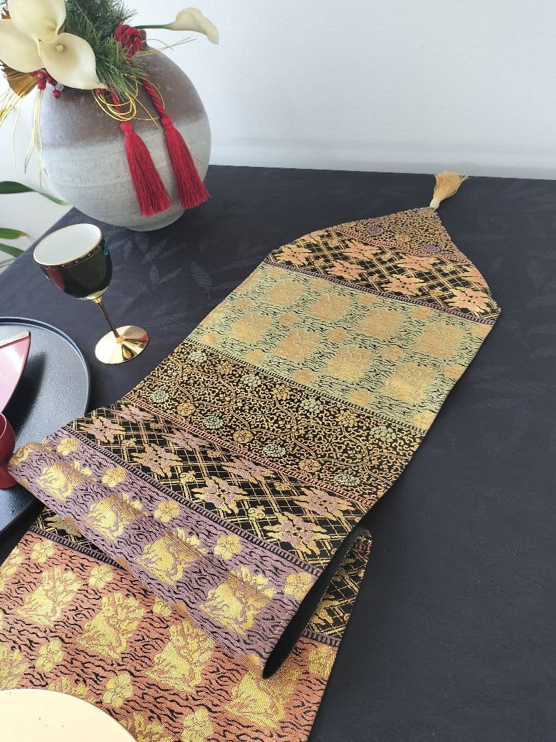 A969★高級‼️全通帯‼️兎、唐草模様‼️袋帯テーブルランナー2m18cm