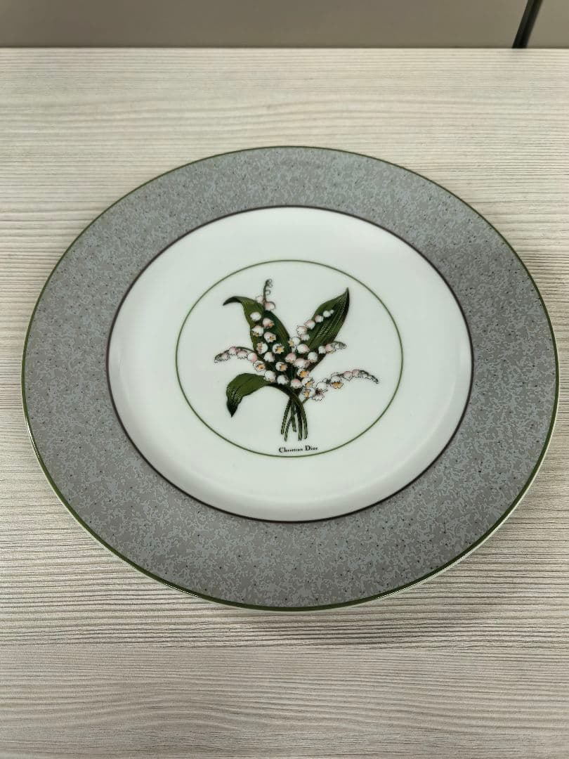 クリスチャンディオール　花模様のグレー縁皿 2枚セット