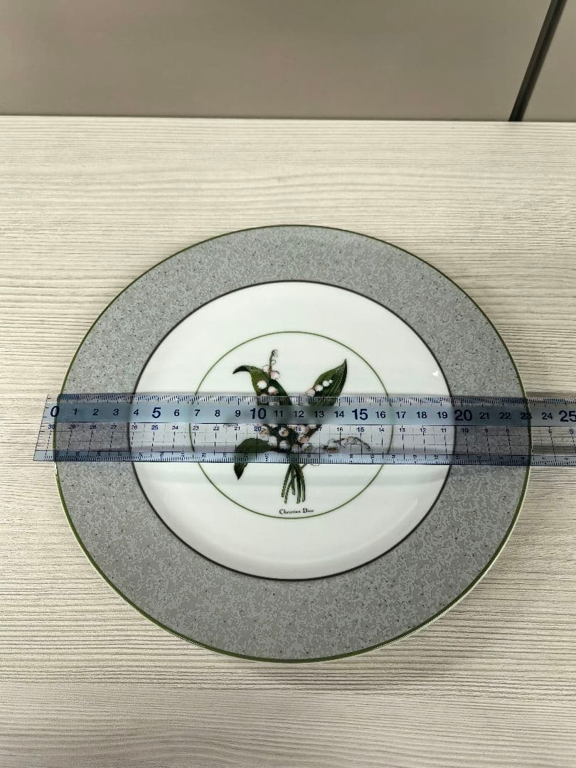 クリスチャンディオール　花模様のグレー縁皿 2枚セット