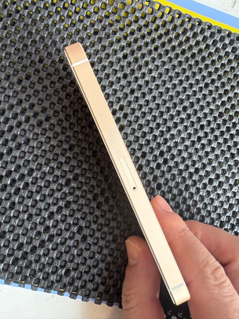 Apple iPhone SE ゴールド 32GB