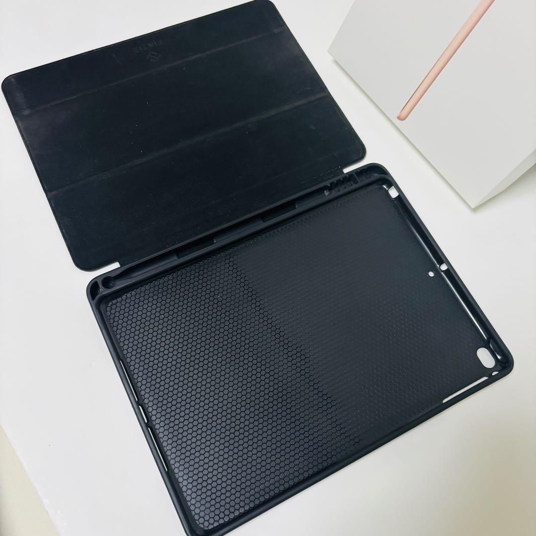 iPad 第6世代 32GB Wi-Fi + Cellular