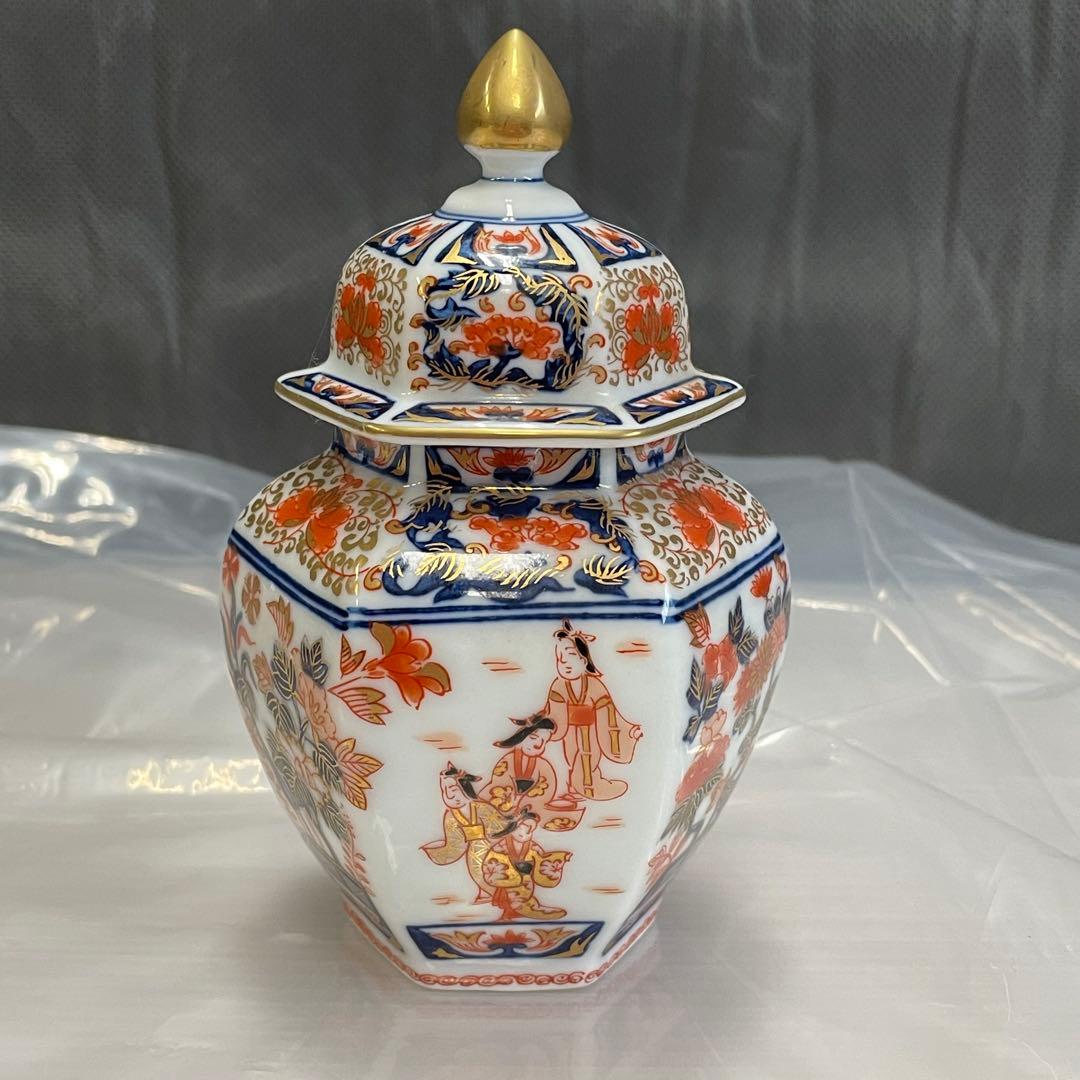 ☆有田焼 角福　沈香壺 六角飾壺 金彩染錦 間取花絵