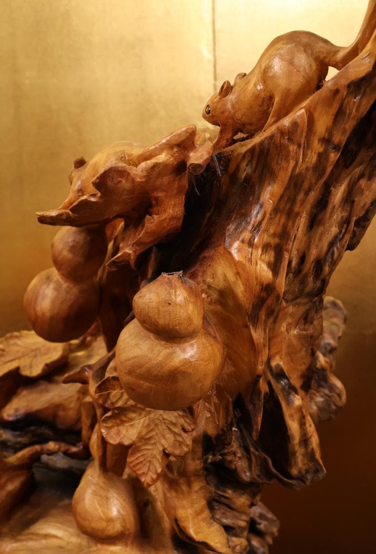 木彫　「 栗鼠と瓢箪 」 　一刀彫　東洋彫刻　置物　床飾り　インテリア　BK38