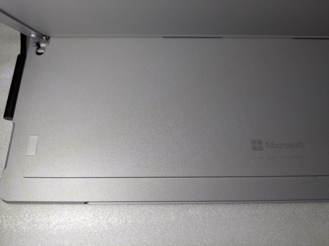 Surface Pro5 8gb 256gb モデル　起動しない　ジャンク