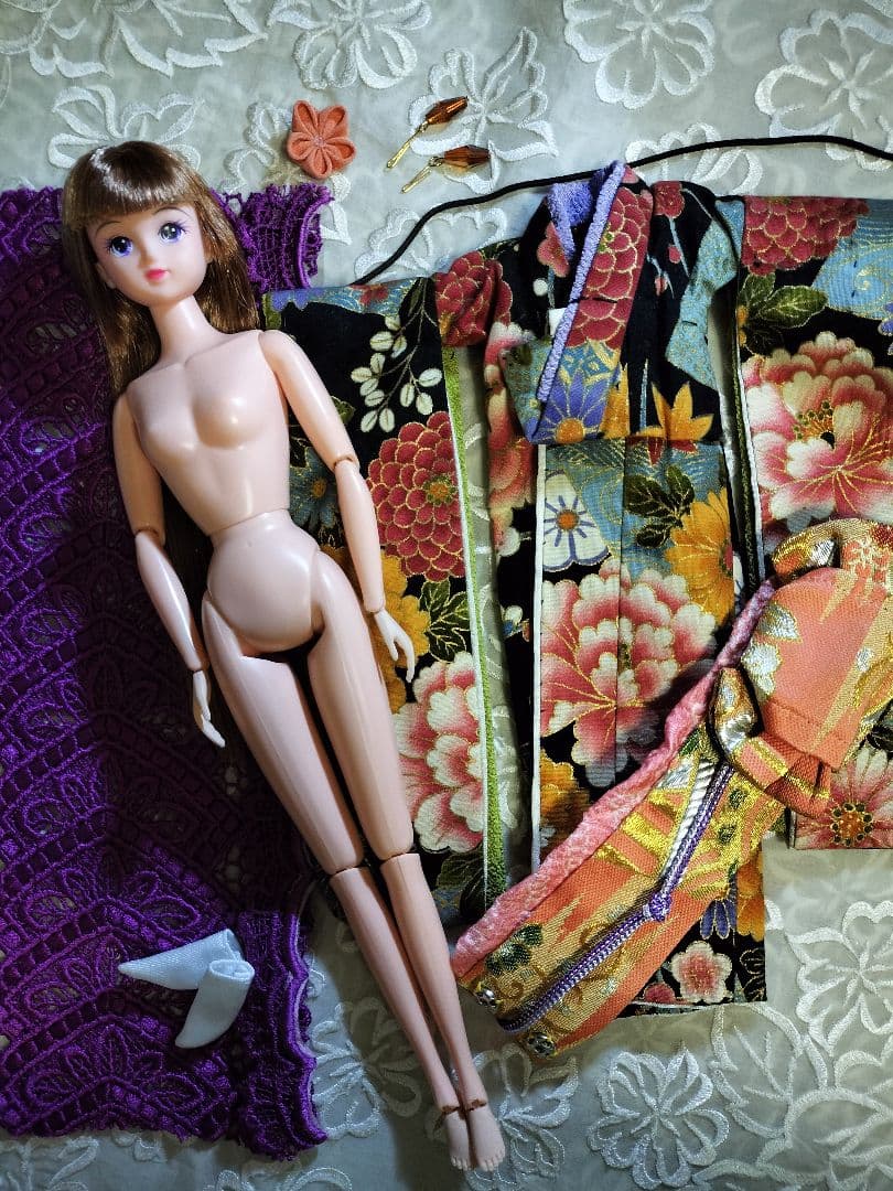 ジェニーFriendフローラSAJボディ本体&アウトフィットセット