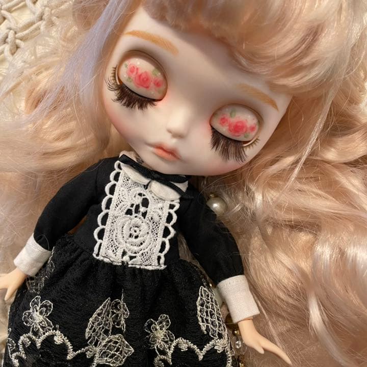 SALE！カスタムアイシードール　ピンクベージュ　薔薇モチーフ　カスタマー様