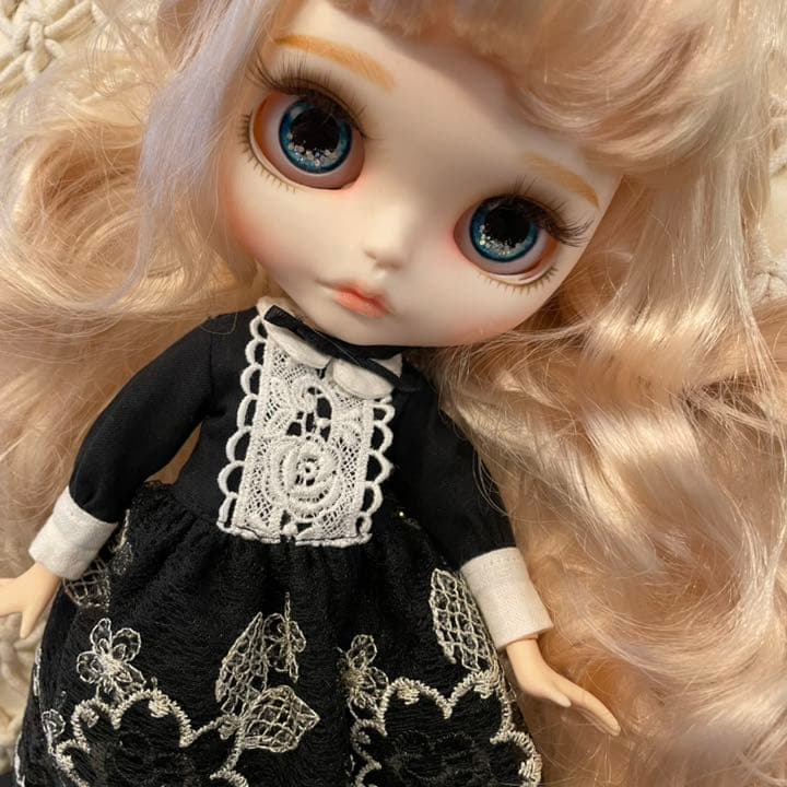 SALE！カスタムアイシードール　ピンクベージュ　薔薇モチーフ　カスタマー様